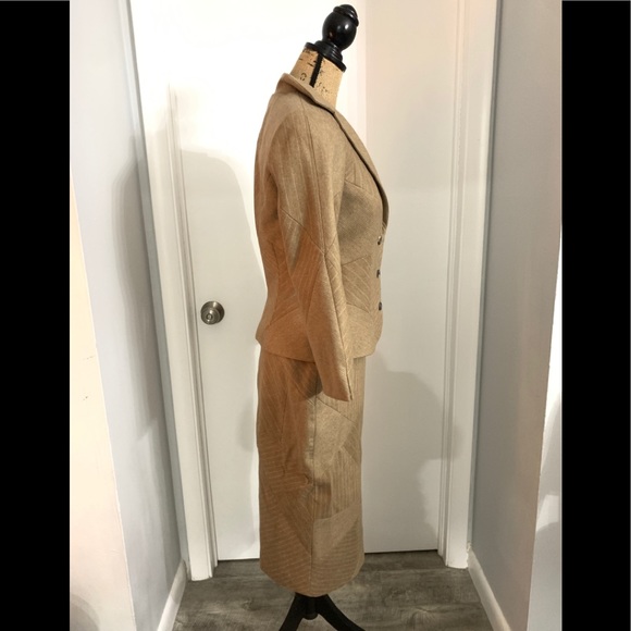 Bill Blass New York Striped Tan 2 Piece Suit - Picture 4 of 8